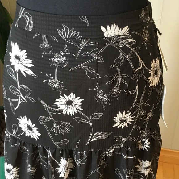 Peasant style skirt lined to knees sheer b… - Picture 5 of 7